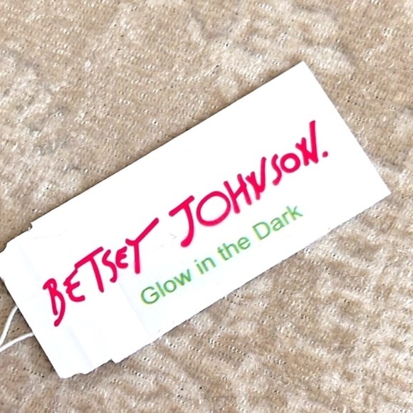 Brand New Betsey Johnson Halloween Glow in the Dark Skeleton Long Necklace - Picture 8 of 14